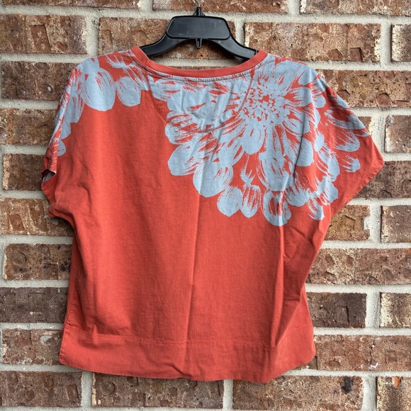 Anthropologie Graphic Floral Tee Dolman Cap Sleeves Top Orange and Gray - Picture 7 of 7